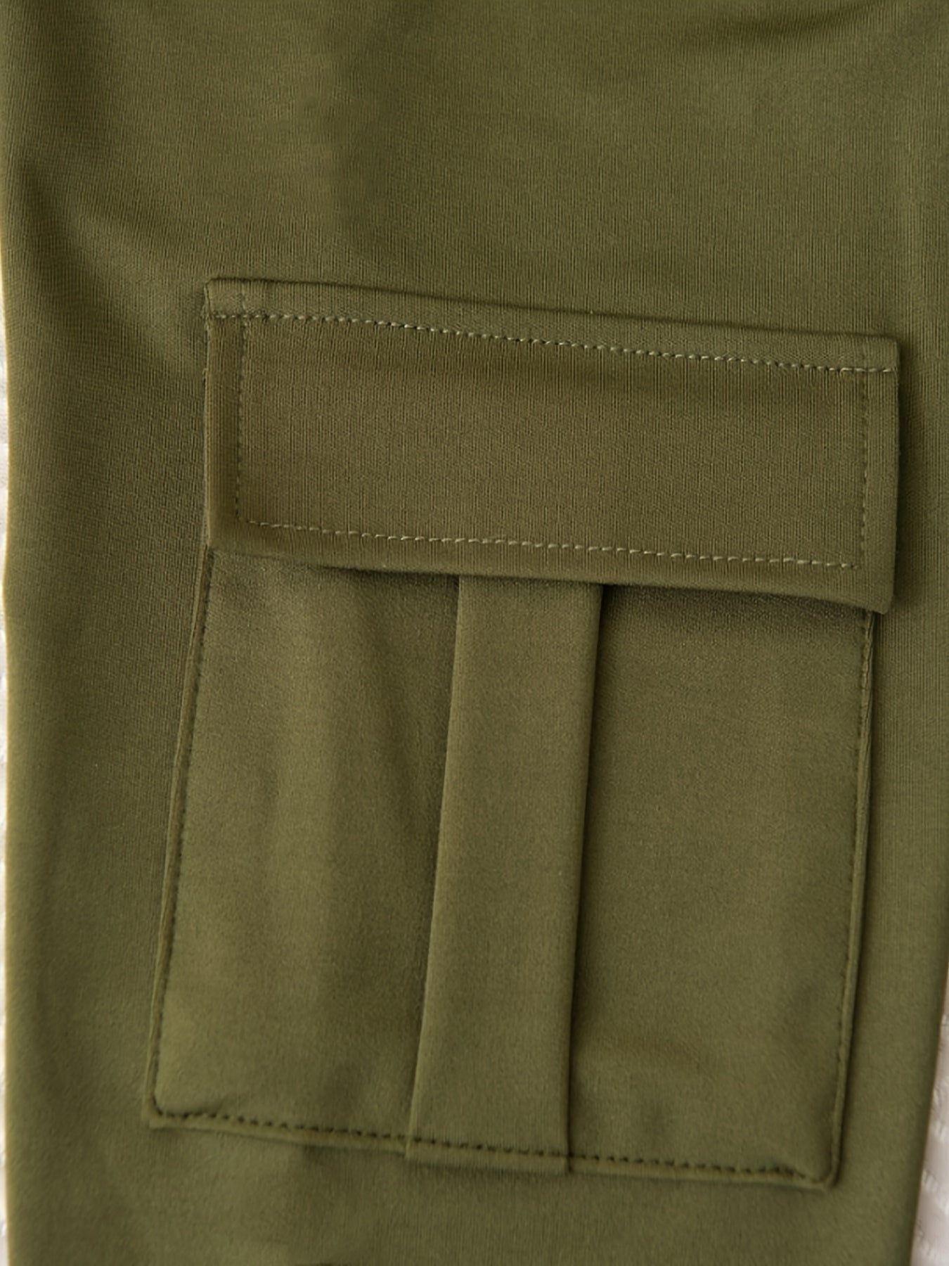 womens solid color covered pocket cargo joggers high stretch