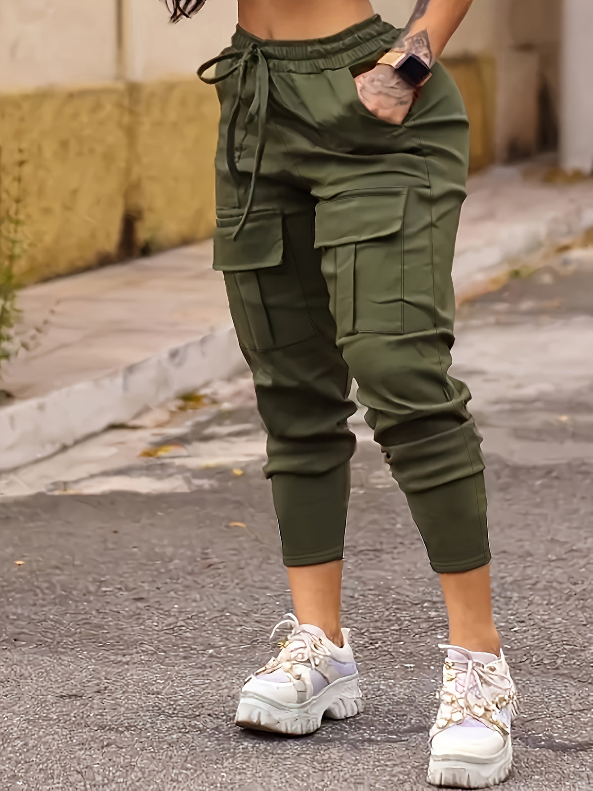 womens solid color covered pocket cargo joggers high stretch